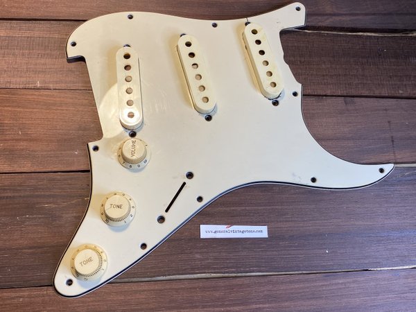 GVT Old parchment for  Strat 1962 full set pickguard and parts